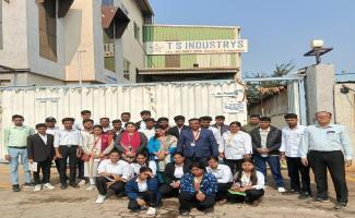 Management students industrial visit.